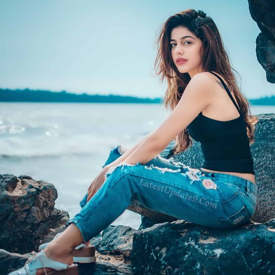 Aalia Furniturewalla Wiki, Age, Biography, Movies, Photos, News