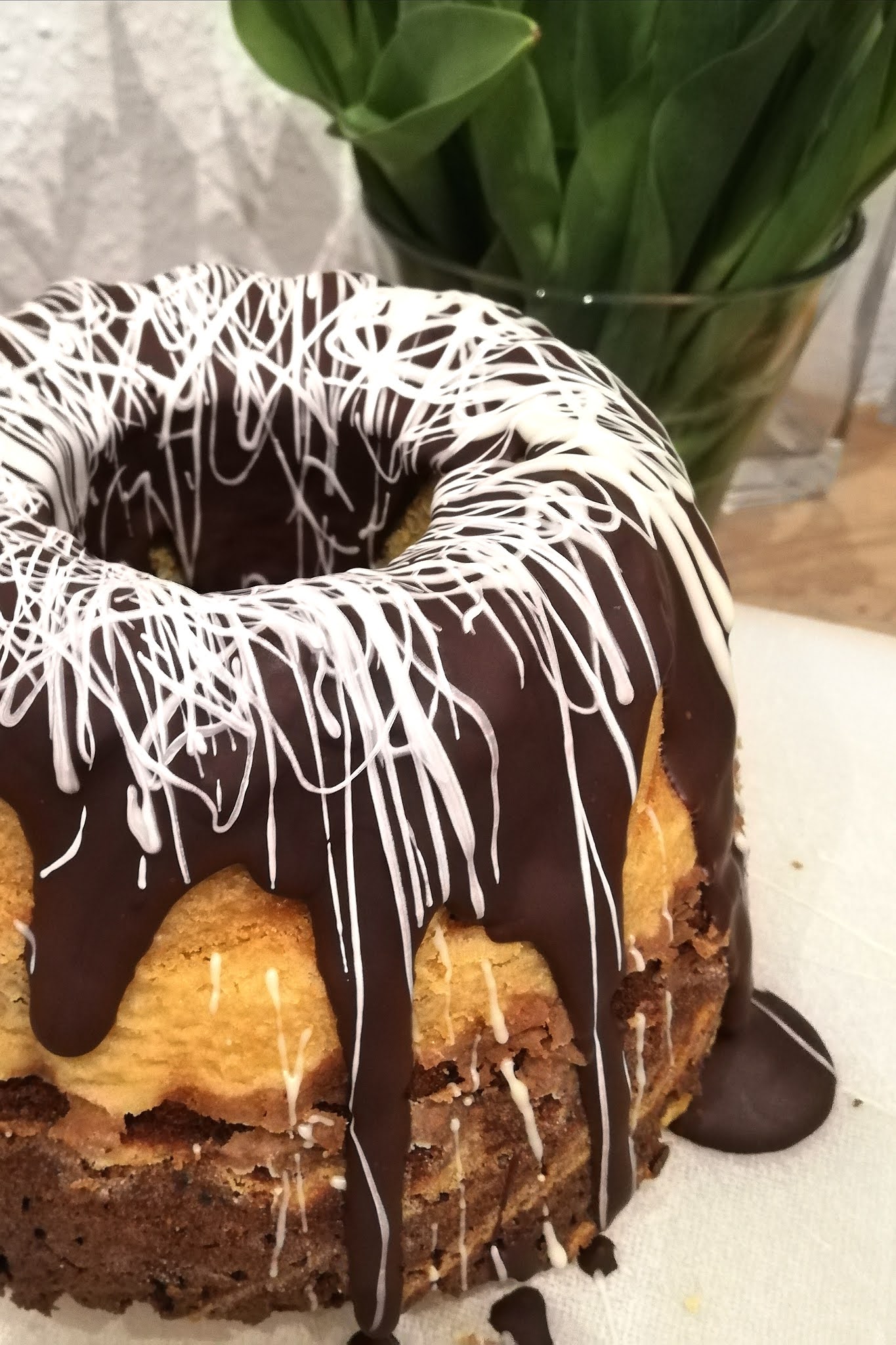 TörtchenSündikat: Saftiger Eierlikör-Marmor-Gugl ... Ostern kann kommen!