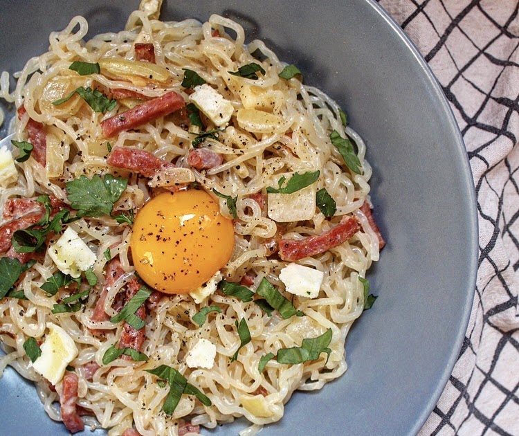 PÂTES AU KONJAC, BACON CHÈVRE & PERSIL