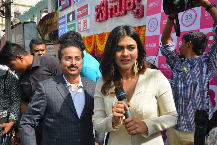 Hebah Patel launches B New Mobile Store at Tenali
