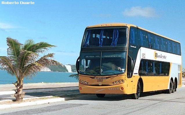 Os ônibus Double Decker das empresas 1001 e Nordeste 5 NORDESTE%2B502