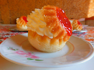 Savarine delicioase din aluat dospit