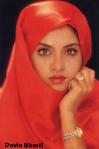 Bollywood Yesterday's Cute Actress Divya Bharati Profile, Biography and