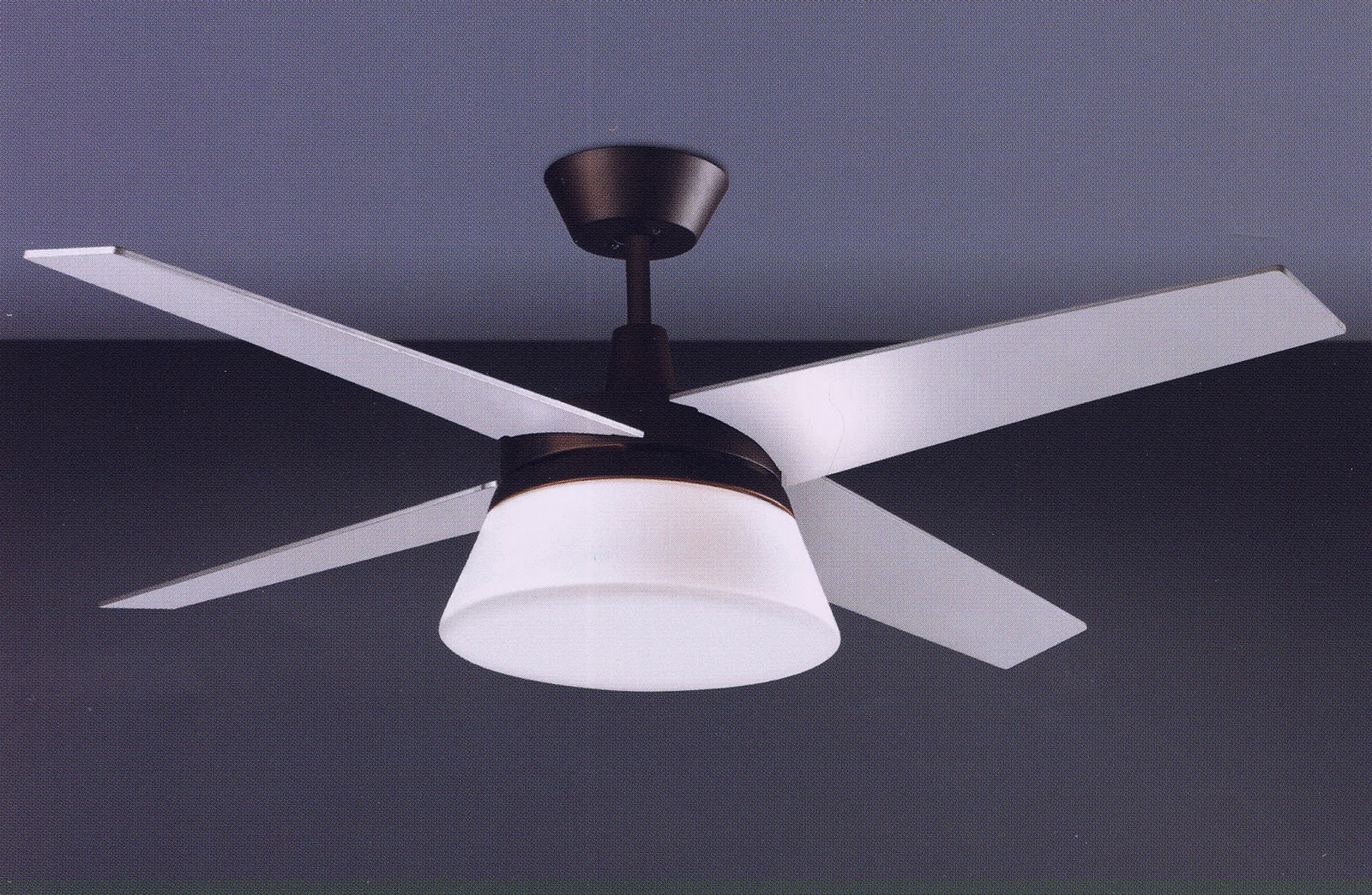 Tu tienda de lamparas y led online: agosto 2012