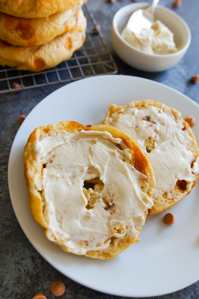 vanilla bean cream cheese spread or schmear for bagels