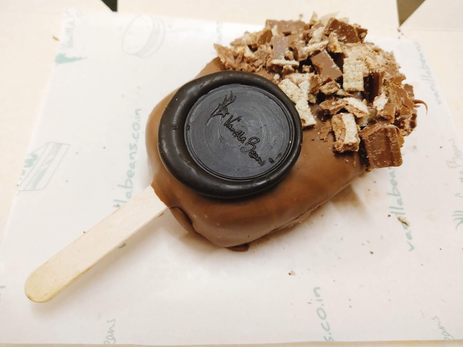 Try Freshly Baked Drool Worthy Cakesicles at Vanilla Beans