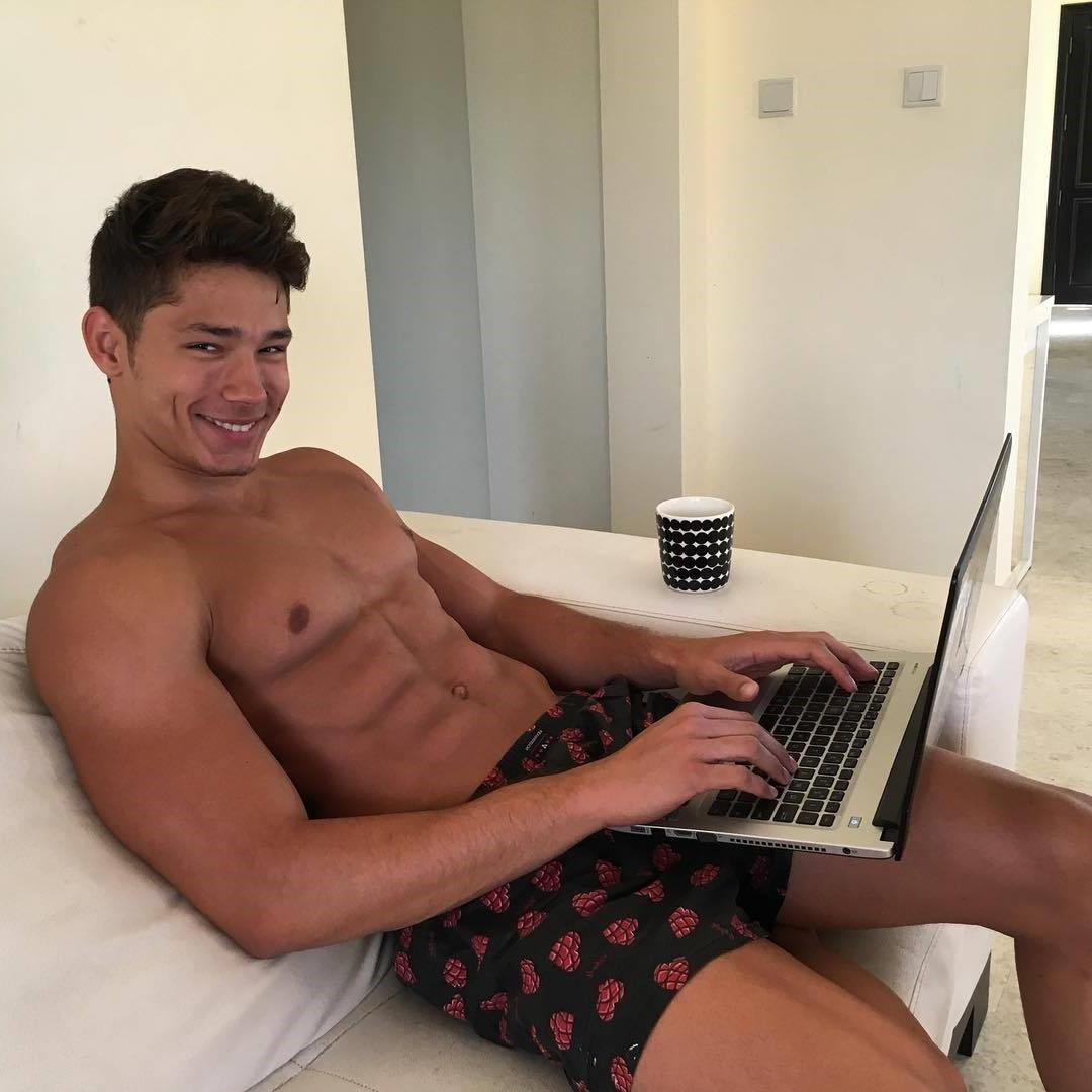 adorable-bare-chest-teen-male-model-fernando-skinner-smiling