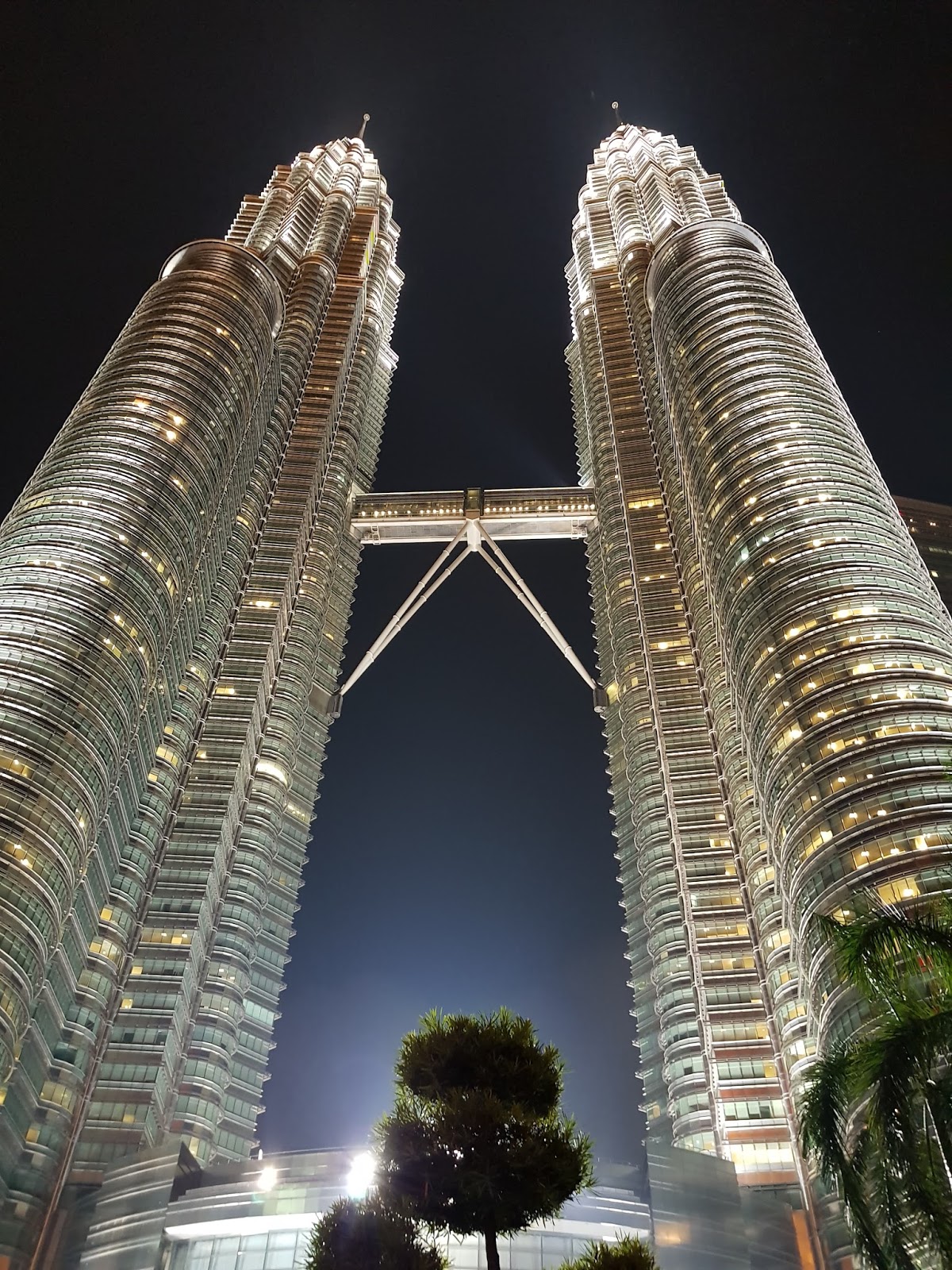 Башни близнецы в дубае Башни близнецы в дубае