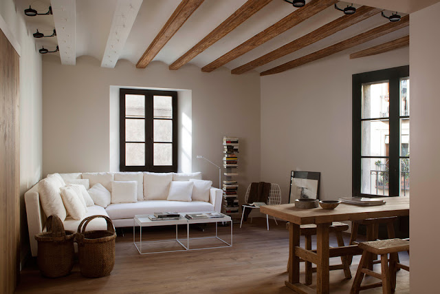 Rustic-minimal in the center of Barcelona