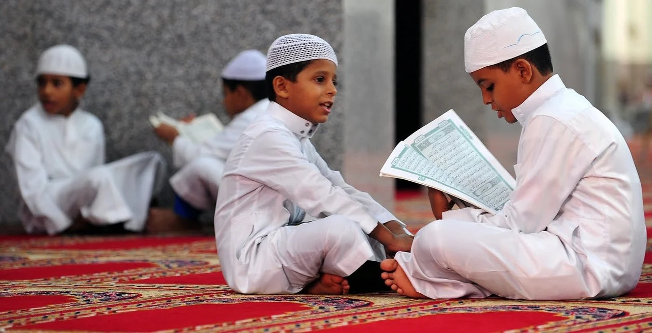 4 Tahapan Menikmati Bacaan Al-Qur'an