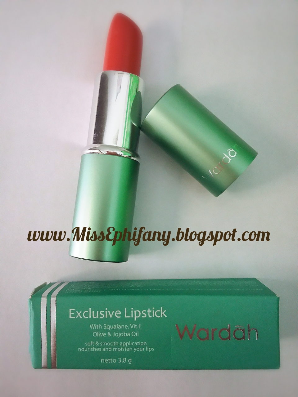 Wardah Exclusive Lipstick 41 Charming Red REVIEW Miss Ephifany