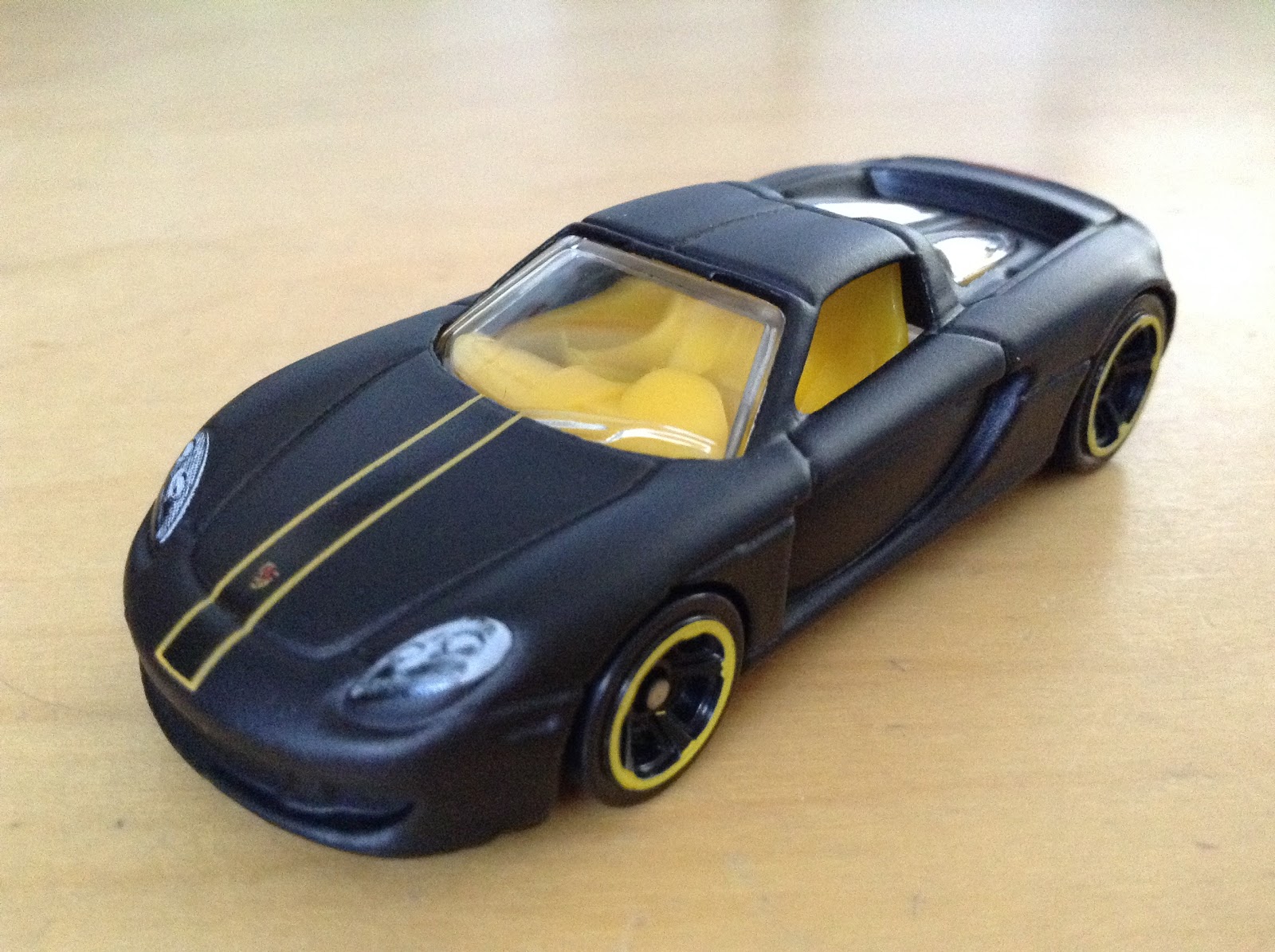 JULIAN'S HOT WHEELS BLOG: Porsche Carrera GT (2016 HW Exotics)
