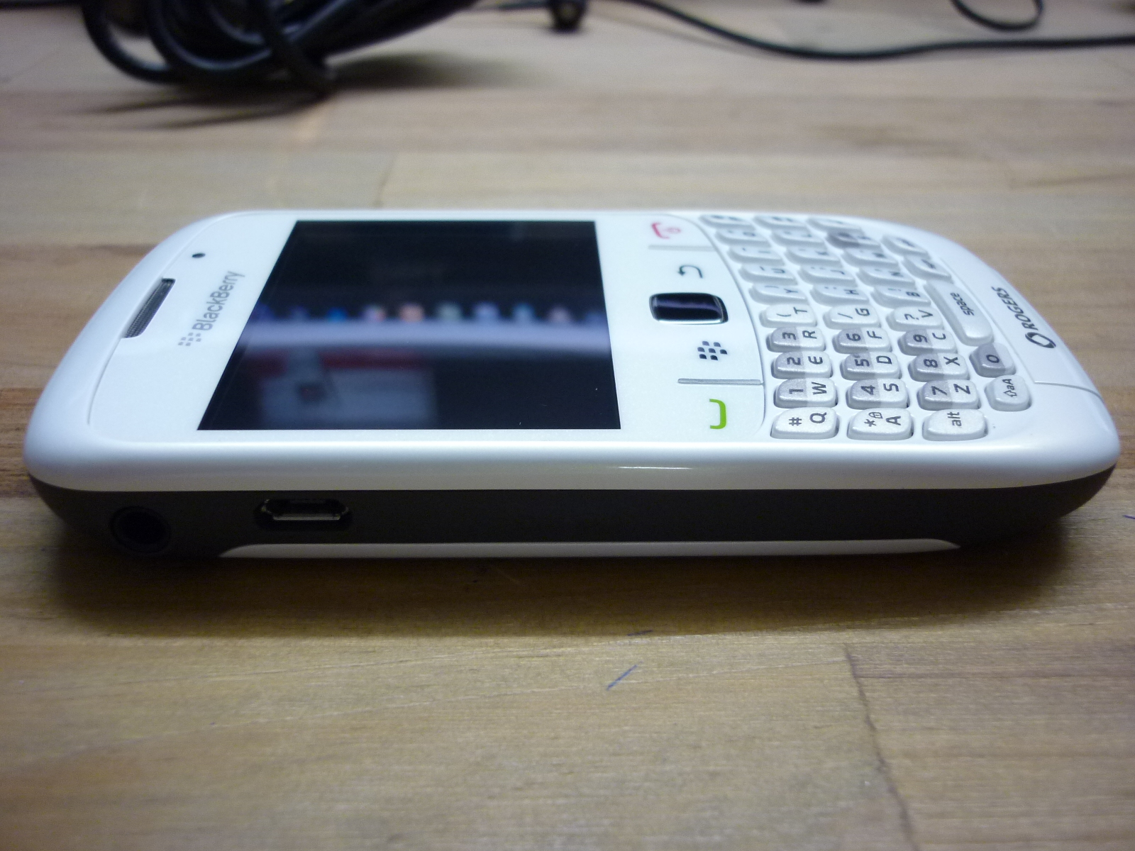 MegaKainIM BlackBerry Curve 8520 White Rogers (Shipping