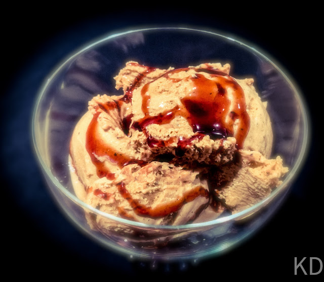 BlackGarlic BalsamicVinegarIceCream (SousVide)
