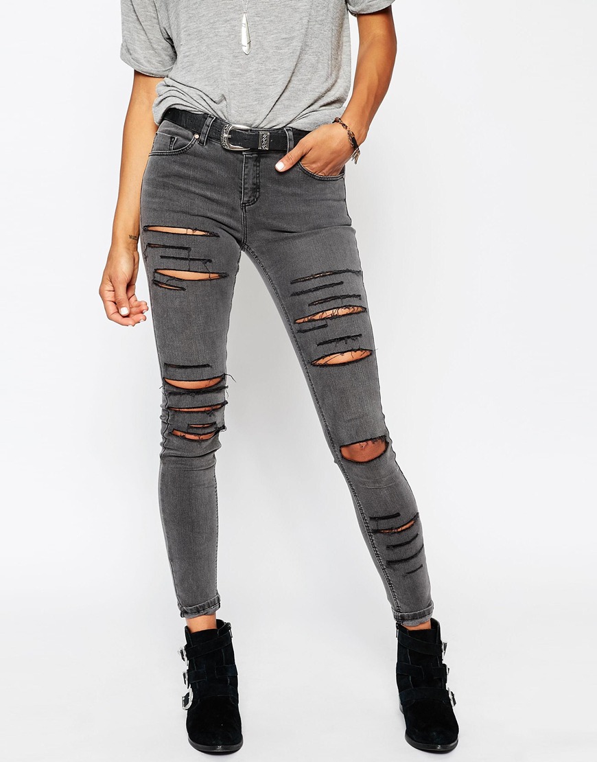 разрывая узкое. рваные джинсы мужские. трещины на белом фоне. рваные черные штаны женские. рваные джинсы мужские.