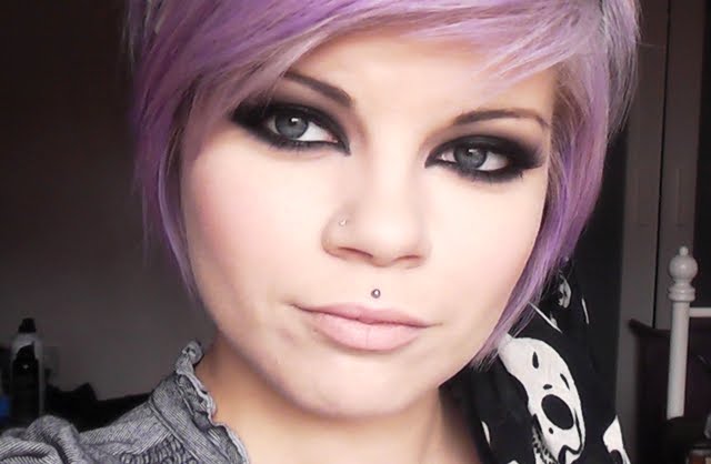 Scene make up. Scene make up. Эмо макияж глаз. Ужасный розовый макияж. Макияж в стиле эмо неон туториал подросток.