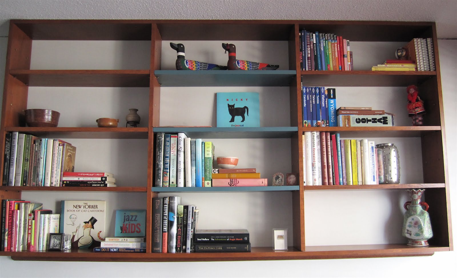 T H E O R D E R O B S E S S E D How To Arrange Your Bookshelves