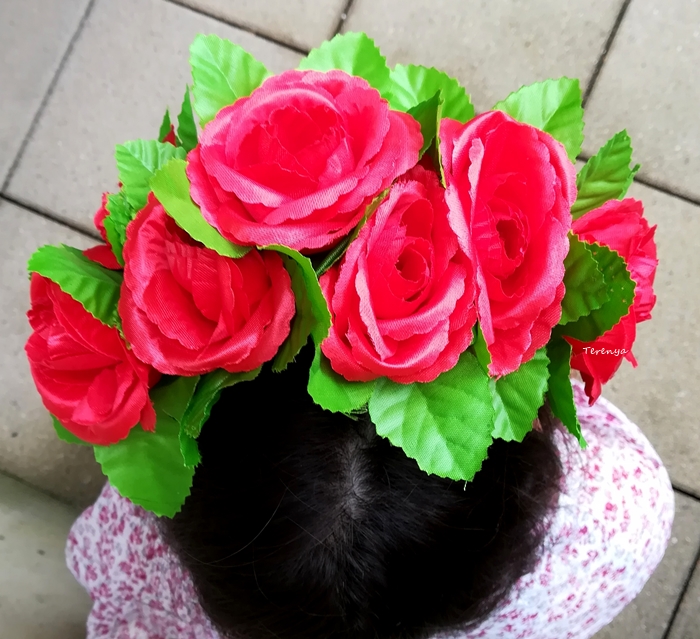 Diadema de flores al estilo Frida - HANDBOX