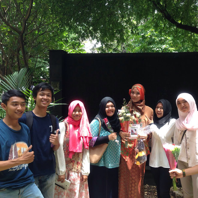 Selamat Wisuda, Doakan Kami Menyusul!