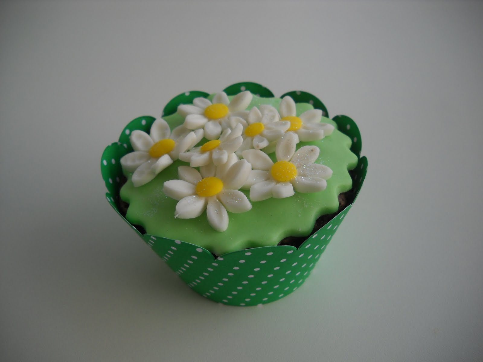 CUPCAKERIA DA ILHA Cupcake Flores