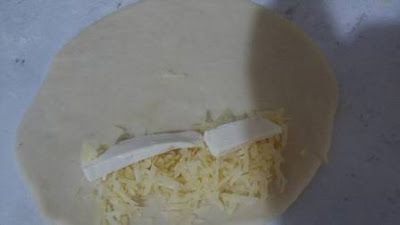 خبز الفينو محشي بالجبن هش كالقطن  