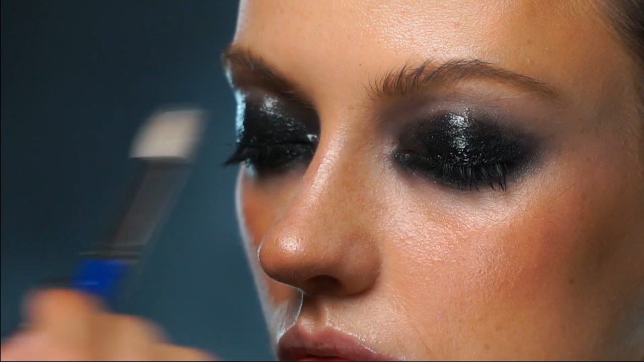 ноздри смоки. смоки айс макияж 2021. смоки мо день третий. макияж нюдовый смоки. вечерний макияж под сиреневое платье.