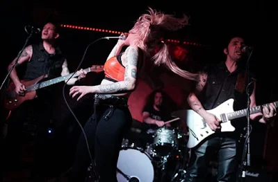 Reptilians From Andromeda é uma das bandas mais ativas da cena punk underground de Istambul, formada por Aybike Celik Özbey, vocais e Tolga Özbey, guitarra em 2013.