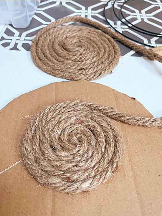 wrapping jute in a larger circle