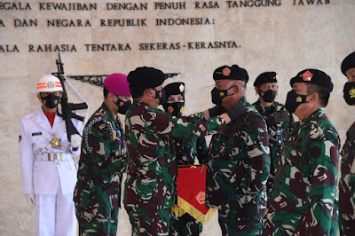 Panglima TNI Serahkan Jabatan Kasum dan Pimpin Sertijab Kababek serta Kapusinformar