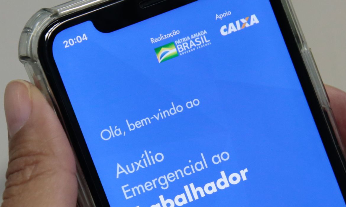 Auxílio Emergencial de R$ 600 pode ser prorrogado por até um ano Auxílio Emergencial de R$ 600 pode ser prorrogado por até um ano