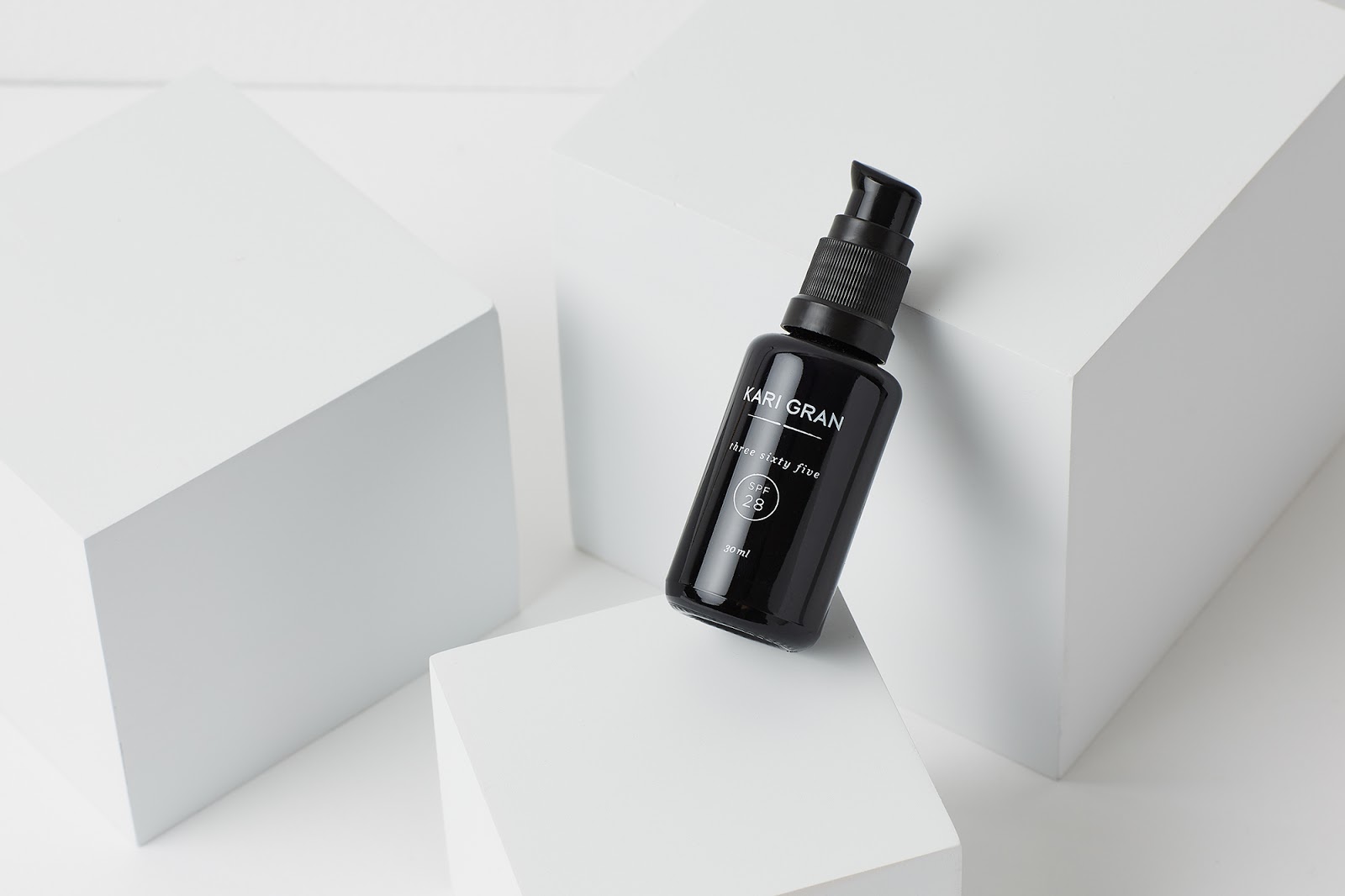 Kari Gran Three Sixty Five SPF 28 Kari Gran Three Sixty Five SPF 28 natural organic sunscreen for acne nontoxic hellolindasau linda sau