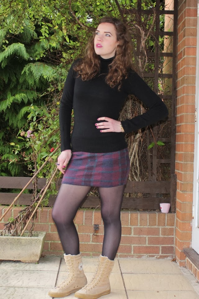 alice loves: tartan and curly hair