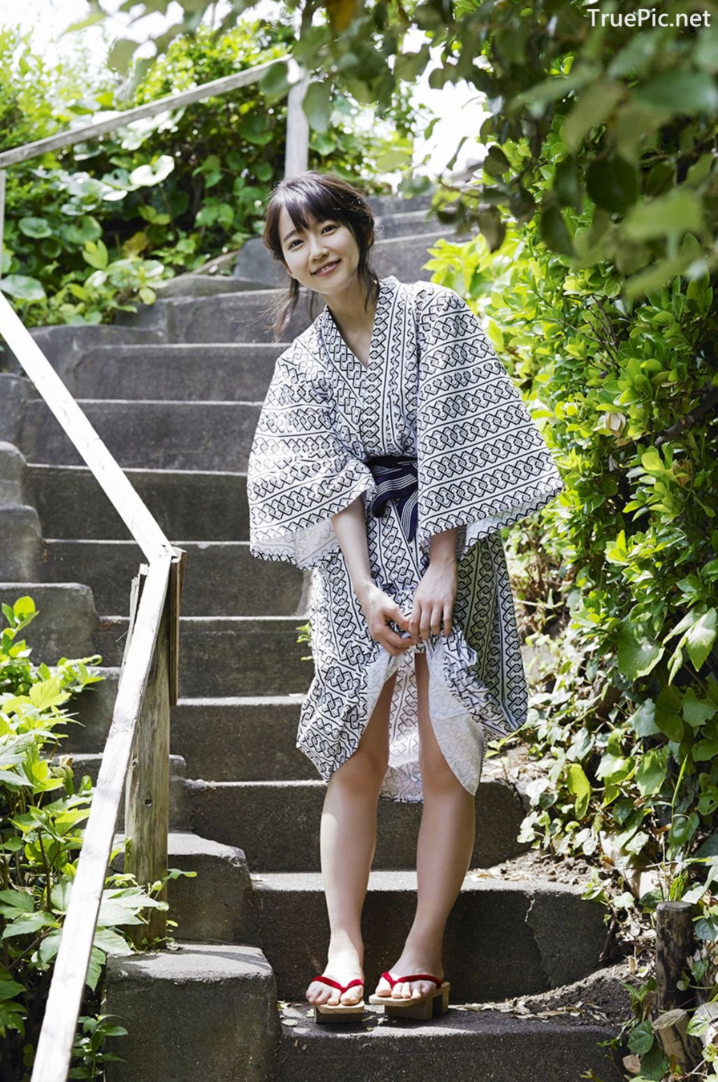 Image-Japanese-Actress-And-Model-Riho-Yoshioka-Pure-Beauty-Of-Sea-Goddess-TruePic.net- Picture-42