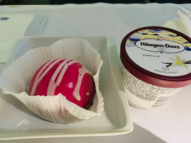 LOT Polish Airlines LO31 Business Class Boeing 787-8 Budapest (BUD) to Chicago O'Hare (ORD)