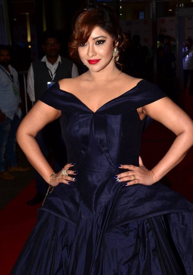 Payal Ghosh In Blue Dress At Jio Filmfare South Awards 2017