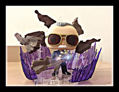 stan lee pop figure with infinity gauntlet