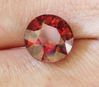 red round zircon stone