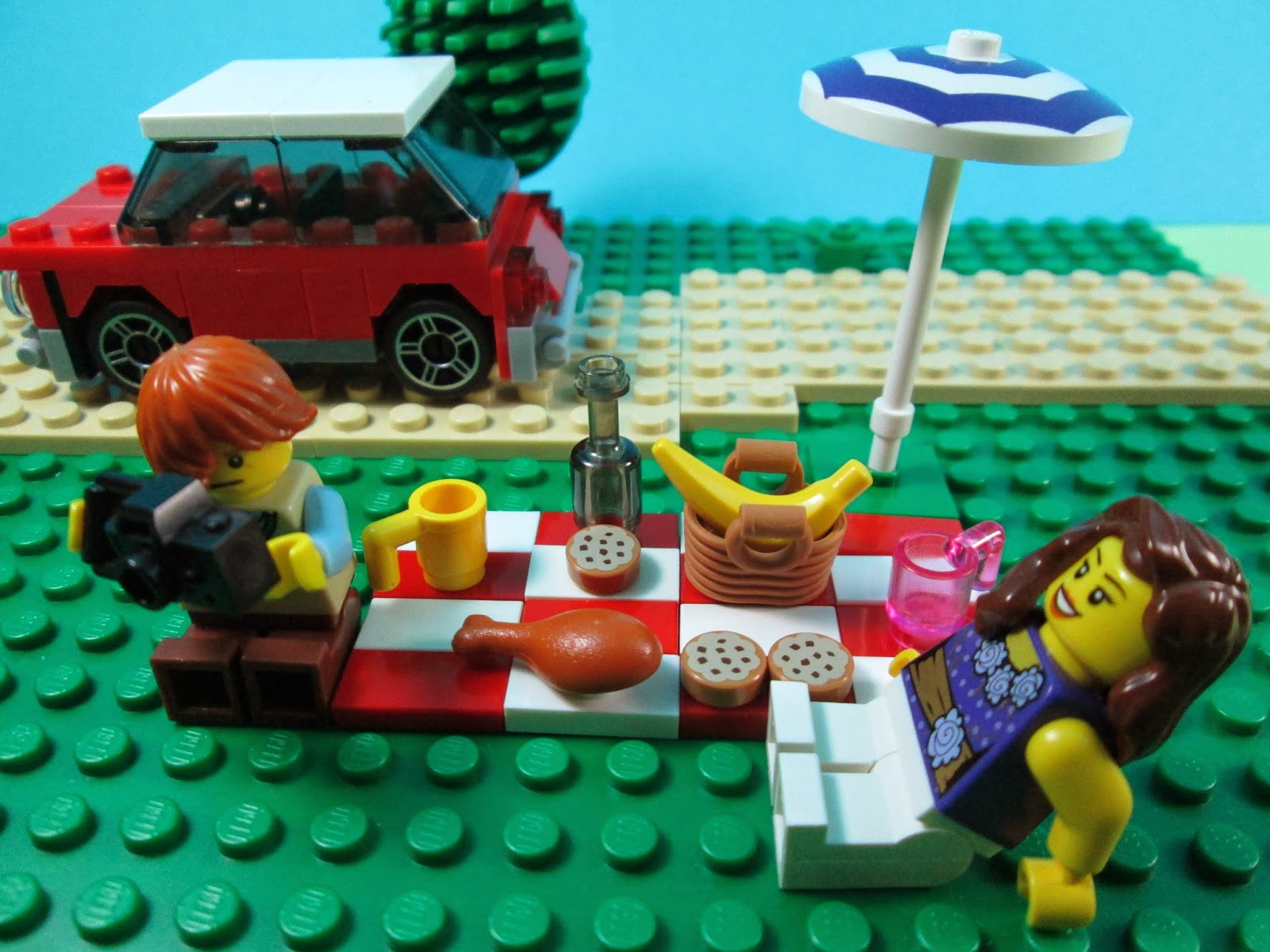 MOC LEGO Mini Cooper picnic