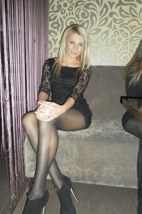 Sexy Babes In Pantyhose