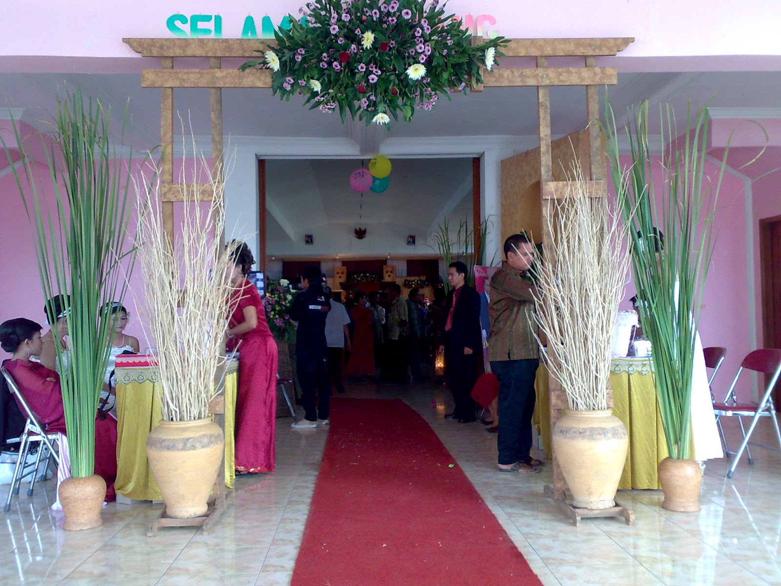 BUNGA DEKOR: DEKORASI PINTU MASUK GEDUNG