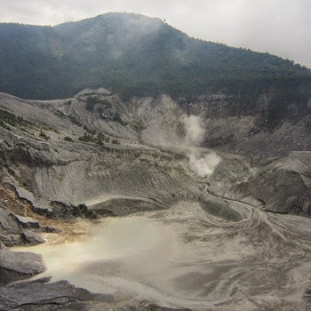 Selincah Cuaca di Tangkuban Parahu