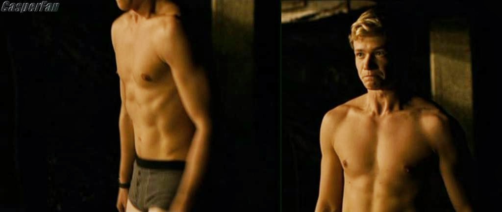 Ed Speleers (Eragon/Downton Abbey) naked bum in Love Bite! http://www.sends...