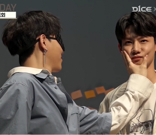 디원스(우진영 박우담) 그룹 리얼리티 멤버 얼굴 맞추기 | 인스티즈