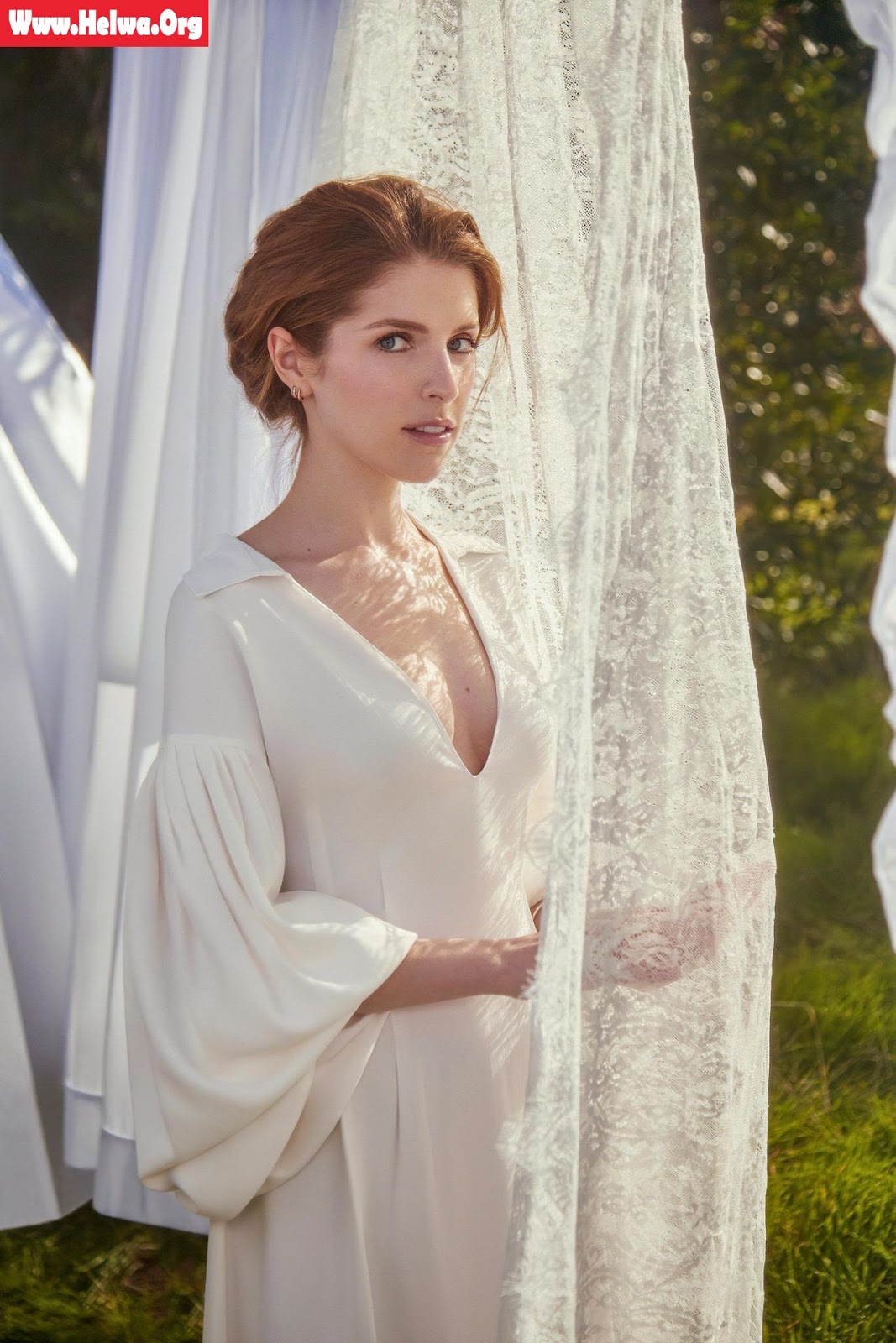 آنا كيندريك جذابة في أحدث جلسة تصوير لصالح مجلة InStyle المكسيكية