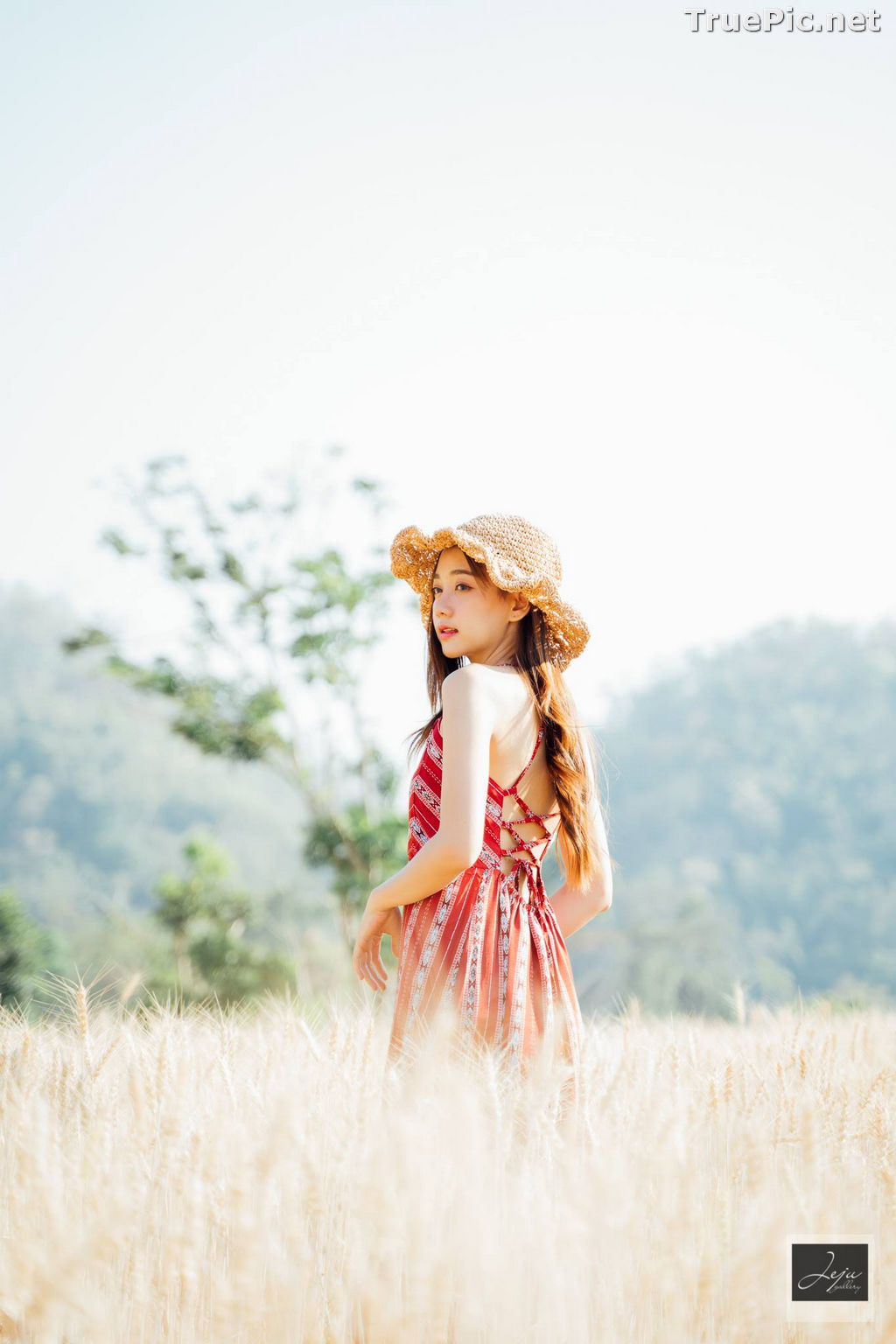 Image Thailand Cute Model - Fenfern Aeryingsak - Red in Barley - TruePic.net - Picture-6