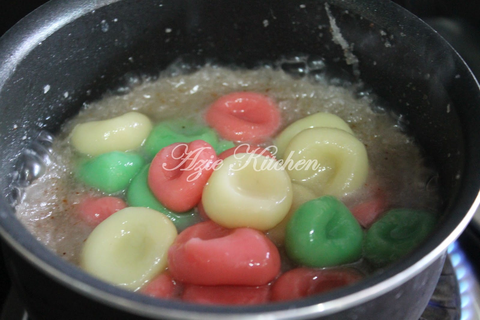 Kuih puteri mandi