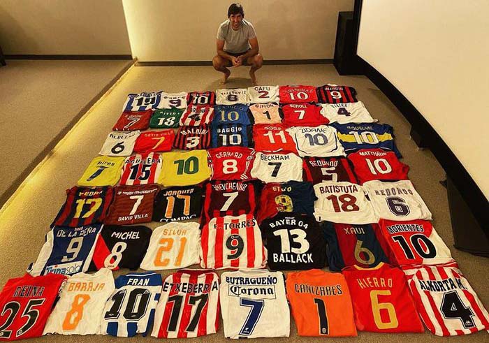 Legenda Real Madrid Raul Gonzalez Pamer Koleksi Jersey Legenda Real Madrid Raul Gonzalez Pamer Koleksi Jersey