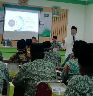 LP Ma'arif Jepara Gelar Workshop Untuk Manajemen Madrasah dan Yayasan secara Hybrib 1 WhatsApp%2BImage%2B2020 09 27%2Bat%2B10.17.53