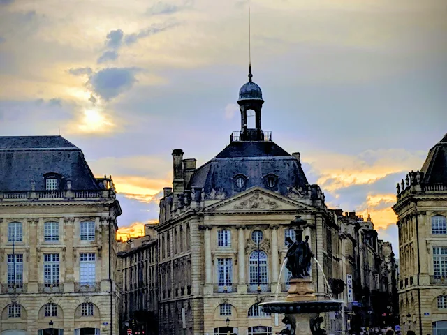 What to see in Bordeaux in October: Place de la Bourse