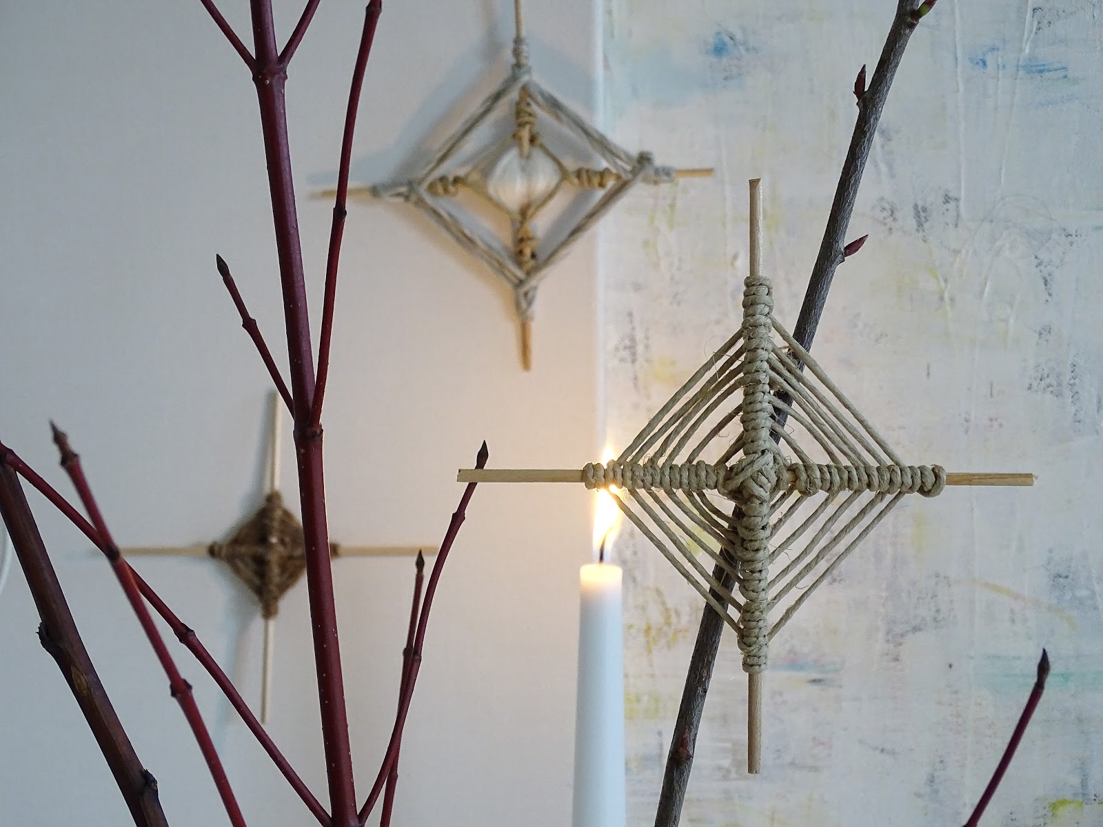 DIY-Ornamente zum Aufhängen aus Holzspießen und Wolle - Fotoaktion #12von12 und 1 Tag in 12 Bildern - https://mammilade.blogspot.de DIY-Ornamente zum Aufhängen aus Holzspießen und Wolle - Fotoaktion #12von12 und 1 Tag in 12 Bildern - https://mammilade.blogspot.de